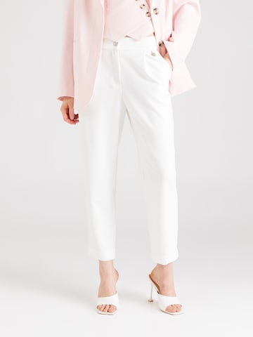 Gang Tapered Pleat-Front Pants 'STELLA' in White: front
