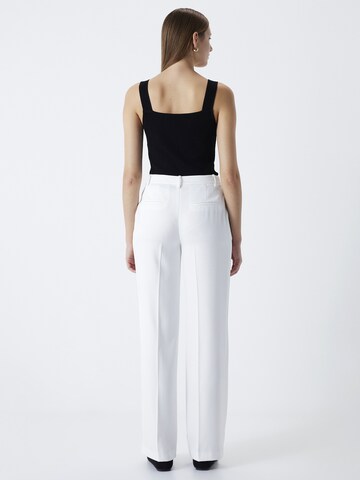 Regular Pantalon à plis Ipekyol en blanc