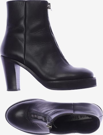 Acne Studios Stiefelette 36 in Schwarz: predná strana