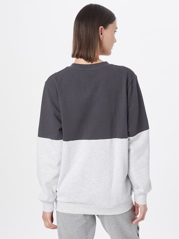 Hummel Sweatshirt in Grey