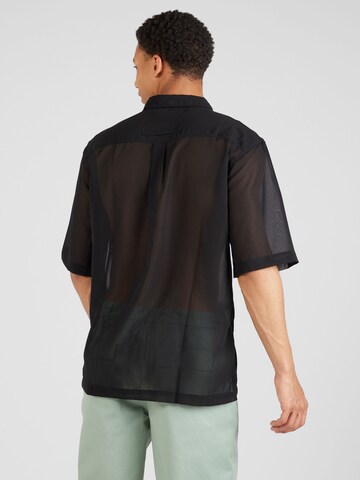 TOPMAN - Comfort Fit Camisa em preto