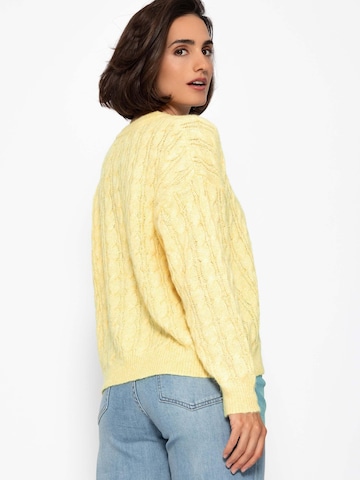 SASSYCLASSY Sweater in Yellow