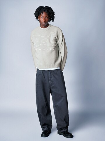 Bershka Sweter w kolorze szary