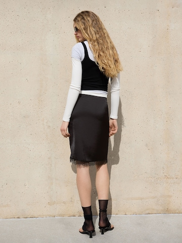 Bershka Skirt 'FALDA' in Black