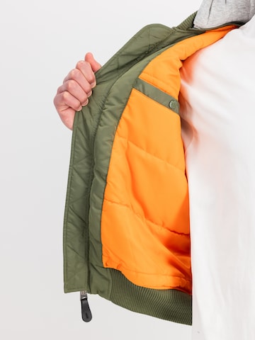 ALPHA INDUSTRIES Демисезонная куртка в Зеленый