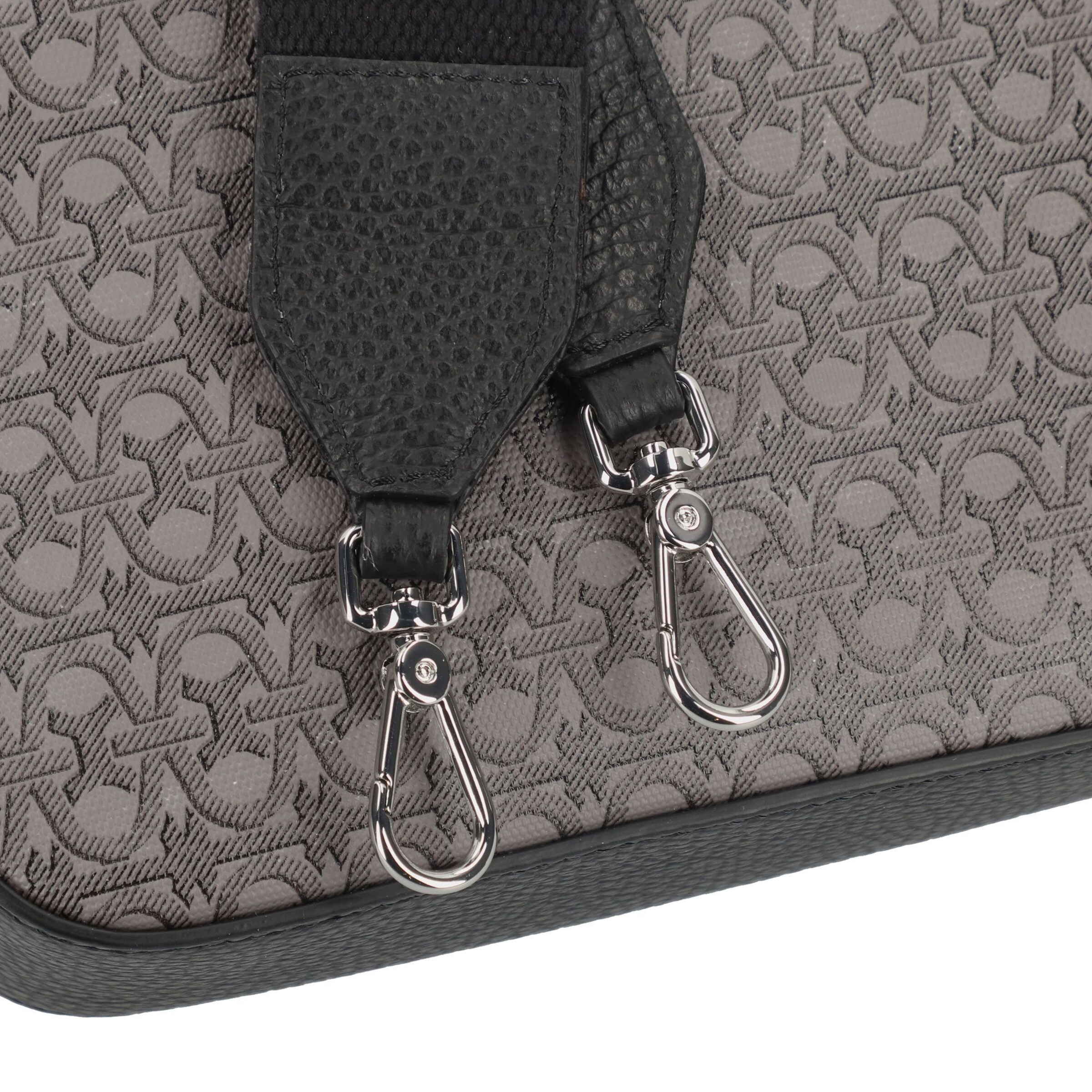 Borsa a tracolla 'Tebe' di Coccinelle in grigio