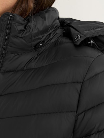 Cellbes of Sweden Übergangsjacke in Schwarz