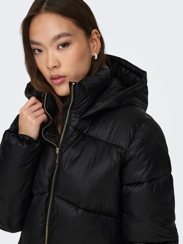 Manteau mi-saison 'Hella' ONLY en noir