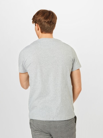 Lyle & Scott T-Shirt in Grau