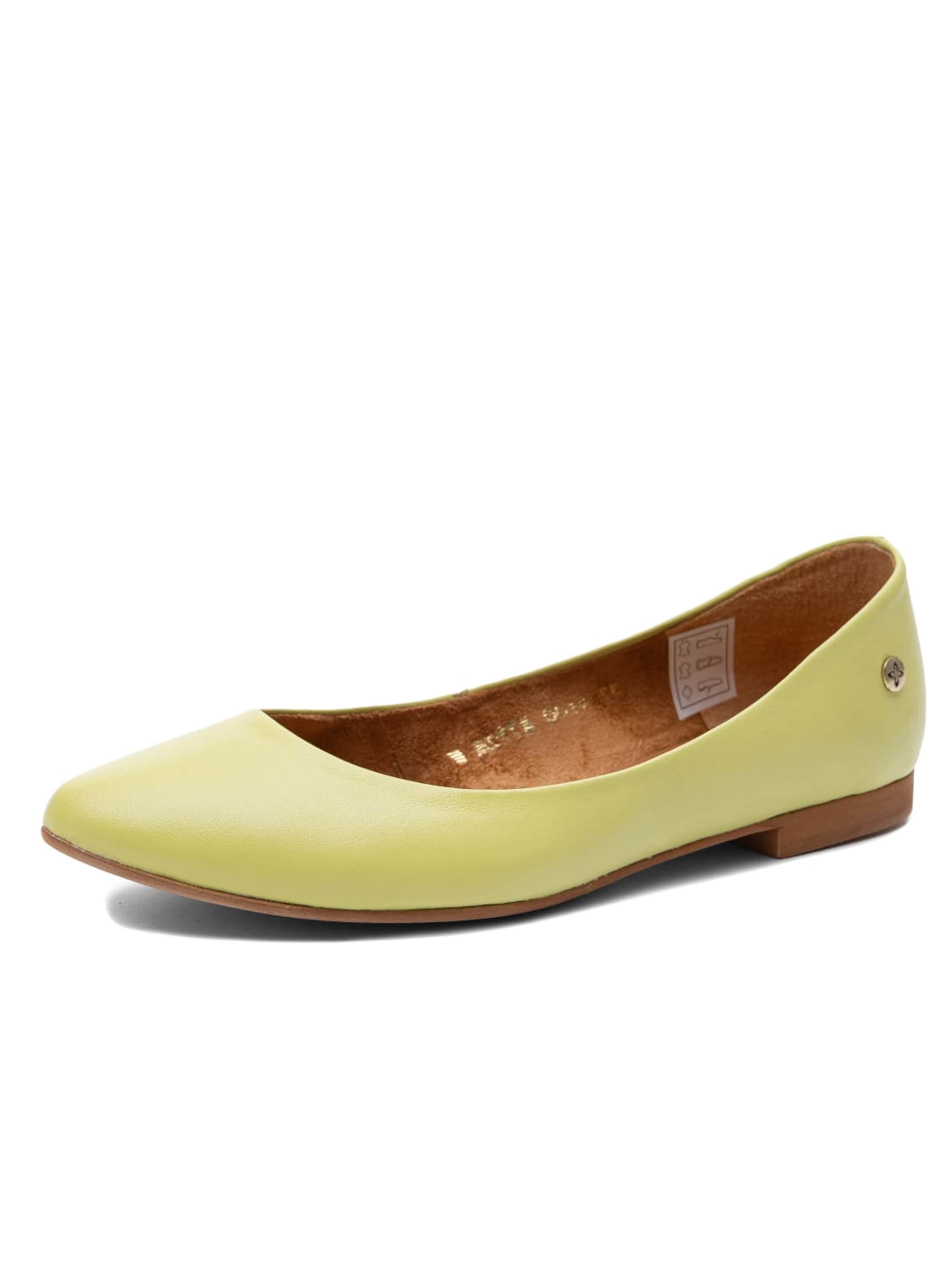 Maciejka Ballet Flats in Yellow: front