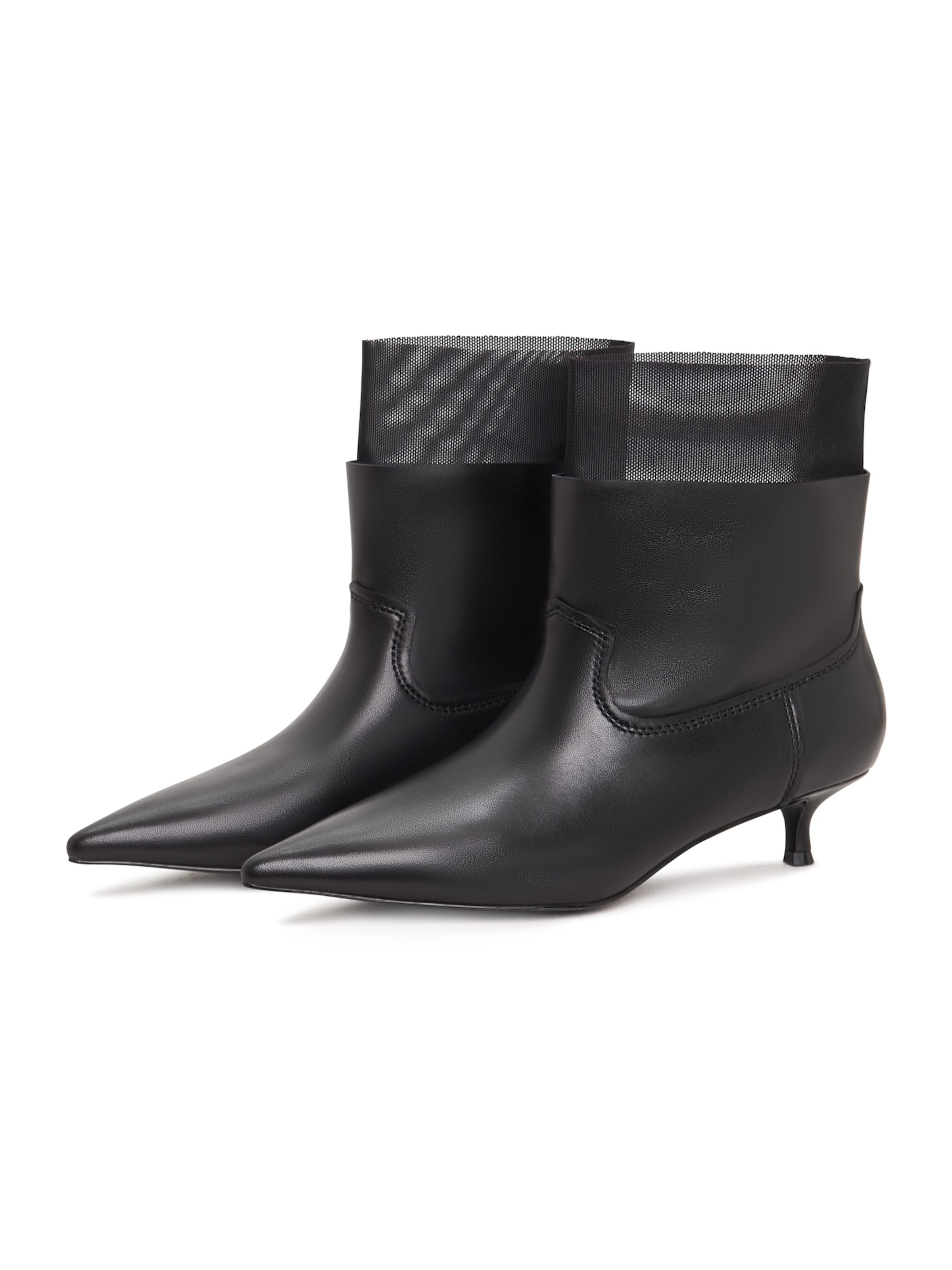 CESARE GASPARI Ankle boots in Black
