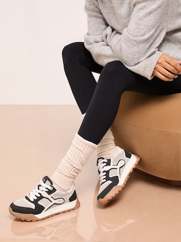 Lipsy Σνίκερ χαμηλό σε μαύρο