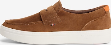 TOMMY HILFIGER Mokassin in Braun: Vorderseite