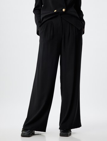 Koton Wide leg Pleat-front trousers in Black: front
