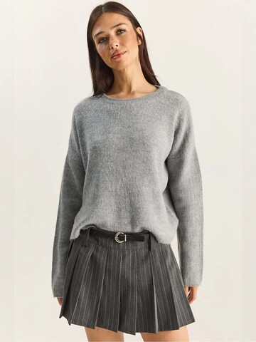 Pullover di Bianco Lucci in grigio: frontale
