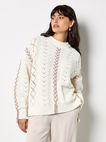 Pull-over Apricot en beige : devant