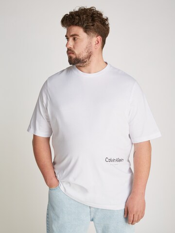 T-Shirt Calvin Klein Big & Tall en blanc : devant