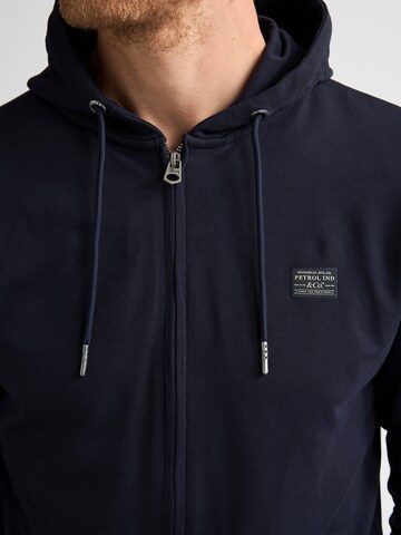 Petrol Industries - Sudadera con cremallera en azul