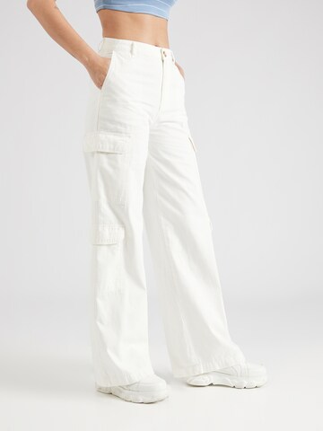 Tally Weijl Wide leg Cargo Pants in White: front