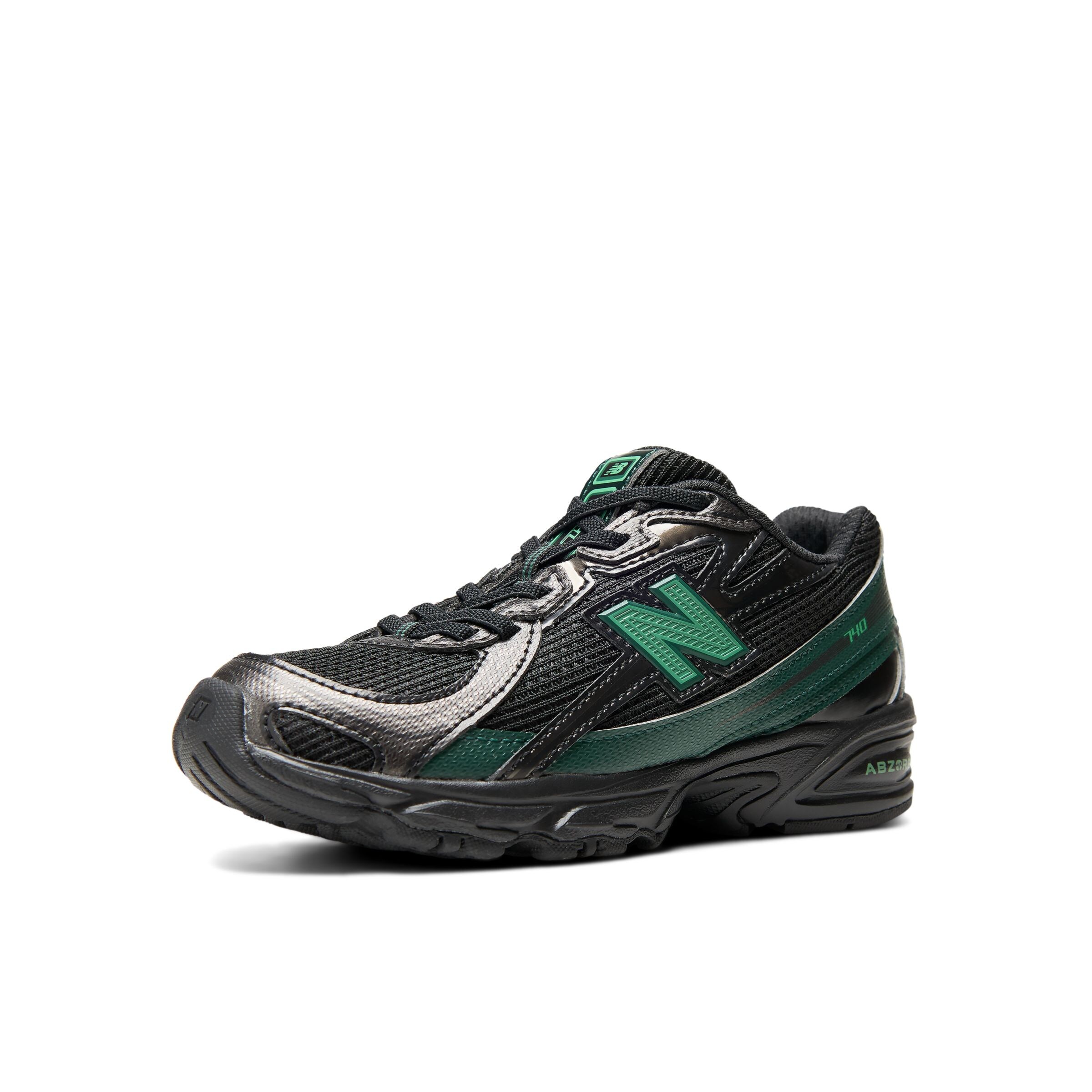 Baskets '740 Bungee Lace' new balance en noir : devant