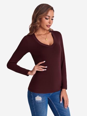 Tricou de la Imily Bela pe roșu