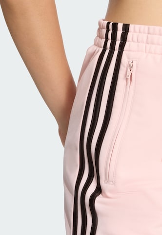 ADIDAS ORIGINALS Свободный крой Штаны 'Firebird Classic' в Ярко-розовый