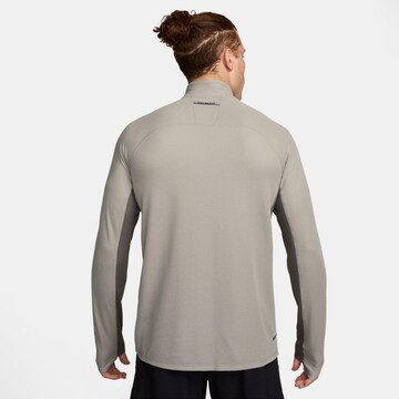 NIKE Performance Shirt in Grey