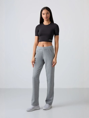 Pantaloni di Tommy Life in grigio: frontale