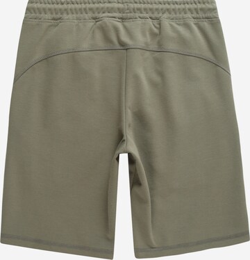 Jack & Jones Junior Regular Shorts 'ENCLOUD' in Grün