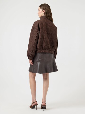 YAS Tussenjas 'YASFipura' in Bruin