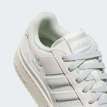 ADIDAS ORIGINALS Madalad ketsid 'Forum', värv valge