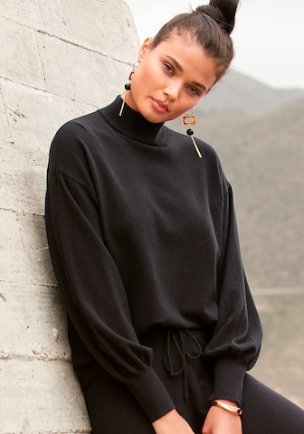 LASCANA Sweater in Black: front