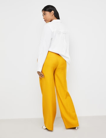 SAMOON Regular Pleated Pants in Yellow