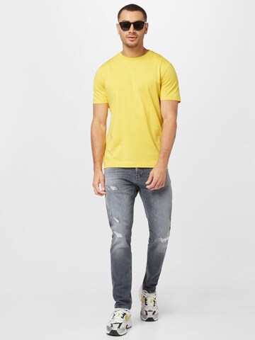 T-Shirt 'Thompson 01' BOSS Black en jaune