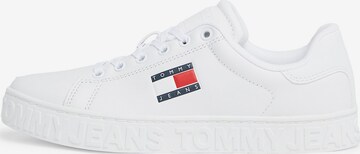 Tommy Jeans Sneakers in White: front