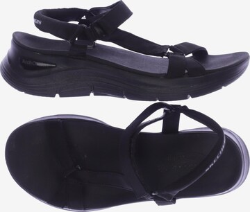 SKECHERS Sandalen 39 in Schwarz: predná strana