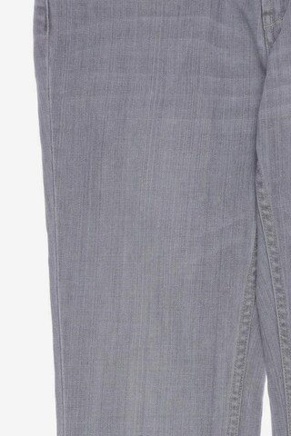 Closed Jeans in 30-31 in Grey