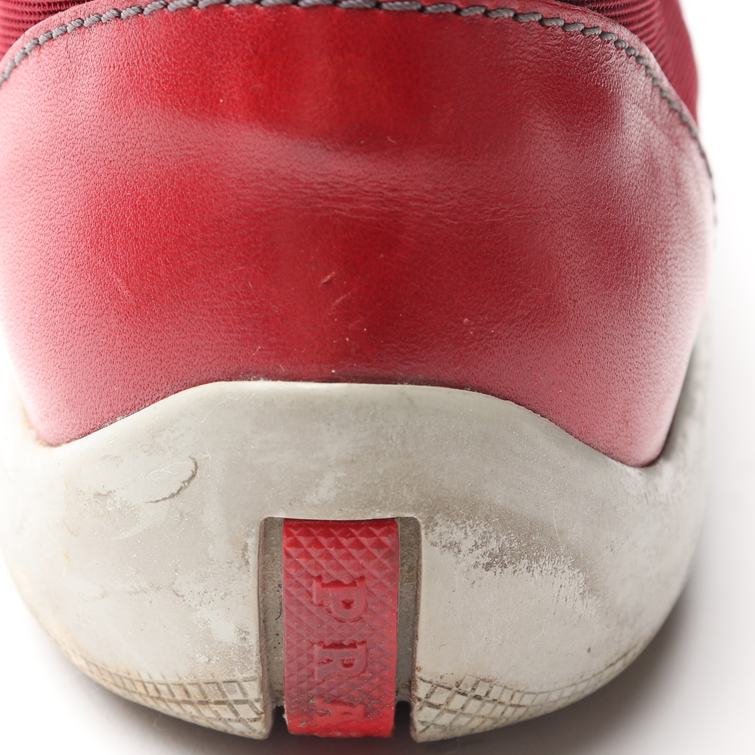 PRADA Flats & Loafers in 39 in Red