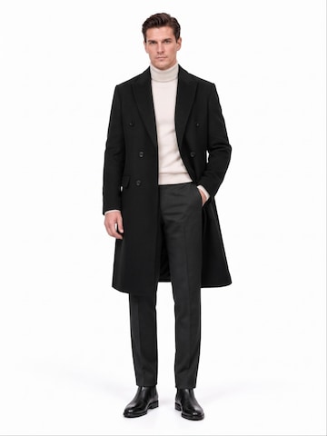 ALLTHEMEN Winter Coat 'Abendrot' in Black: front