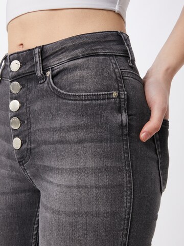 Skinny Jean 'Bobby' ONLY en gris