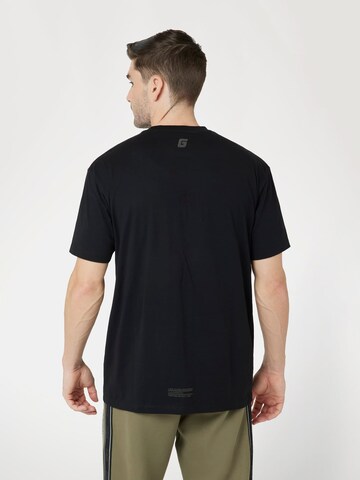 GUESS T-Shirt in Schwarz