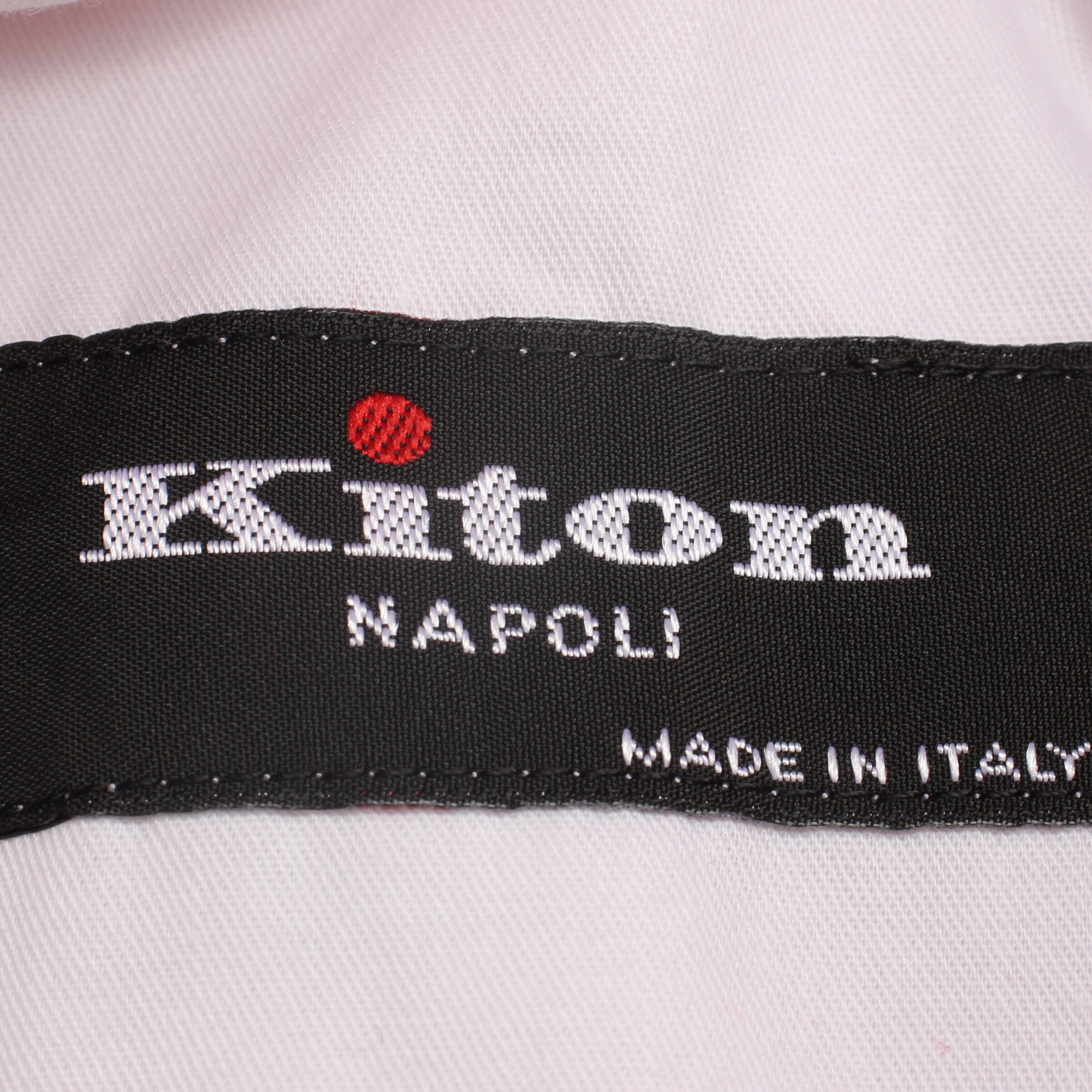 Kiton Shorts in 35-36 in Red