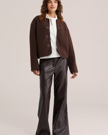 Jachetă  fleece de la WE Fashion pe maro