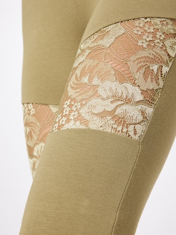 Urban Classics Skinny Legginsy w kolorze zielony