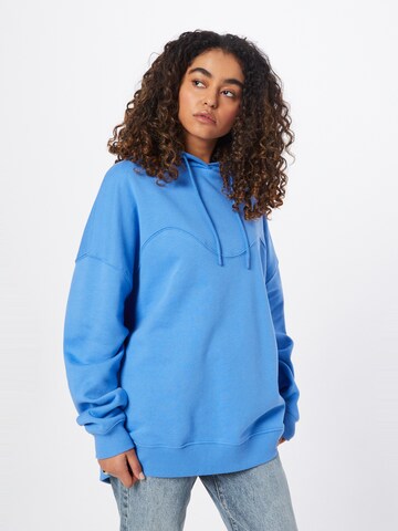 Damson Madder Sweatshirt in Blue: front