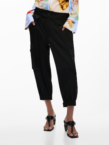 Desigual Loosefit Cargobroek in Zwart: voorkant