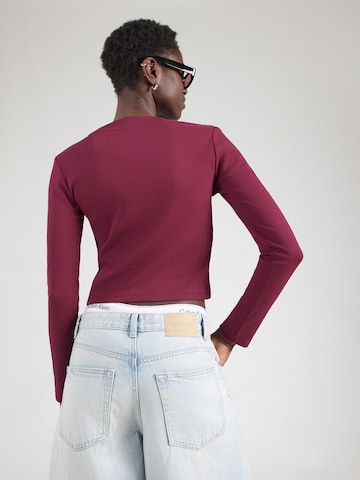 T-shirt Calvin Klein Jeans en violet