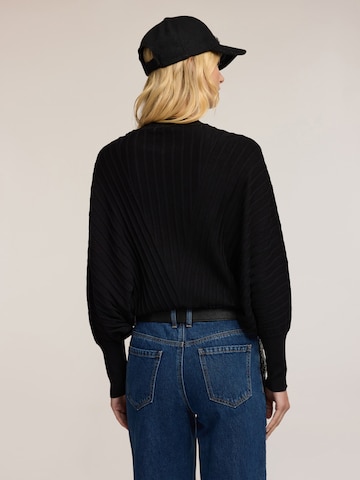 MOTIVI Sweater in Black