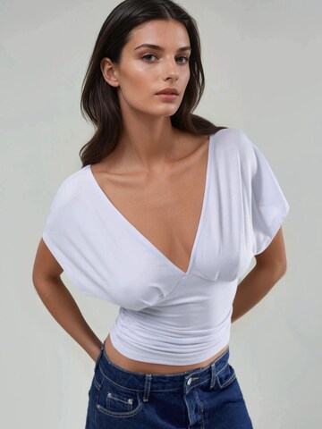 Hiccup Shirt in White: front