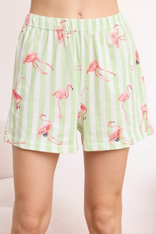 Pijama de la Trendyol pe verde
